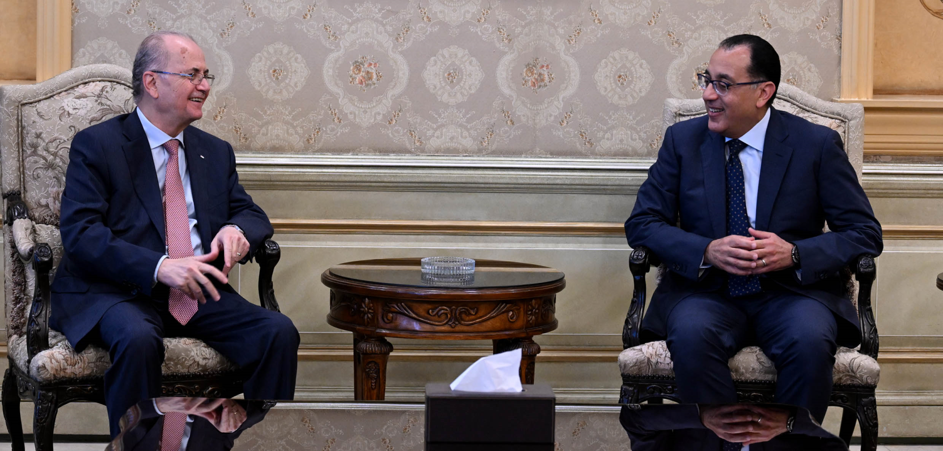 رئيس الوزراء الفلسطيني يزور القاهرة لبحث ترتيبات “اليوم التالي للحرب” وتدريب قوى الأمن