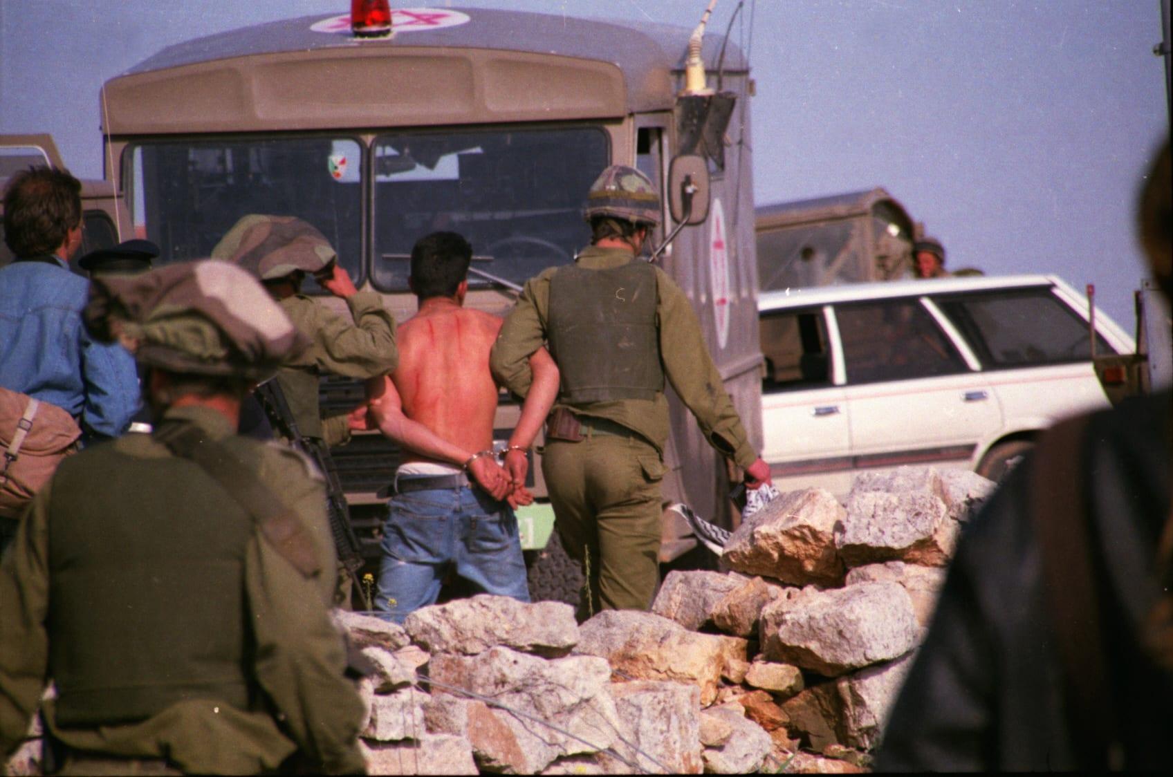 قوات الاحتلال تعتقل 4 مواطنين من طولكرم