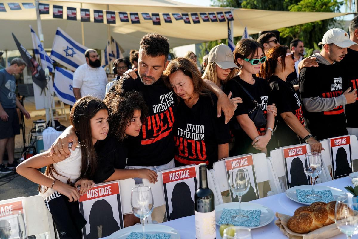 عائلات الأسرى الإسرائيليين: الخطر على أبناءنا كبير