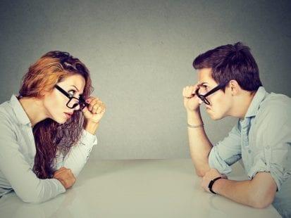 اختلاف التفكير بين الرجل والمرأة يتغلب على الروتين ويصنع لوحة زواج  جميلة !