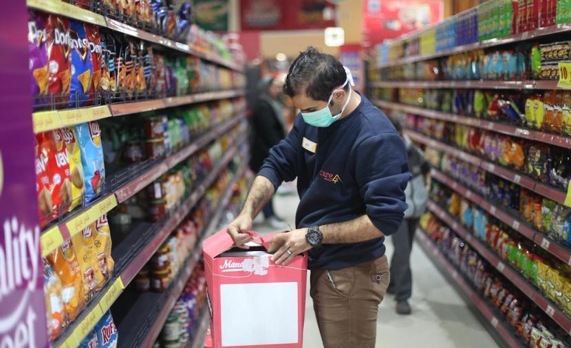 الاقتصاد بغزة: تحرير 30 محضر ضبط بحق تجار مخالفين للأسعار