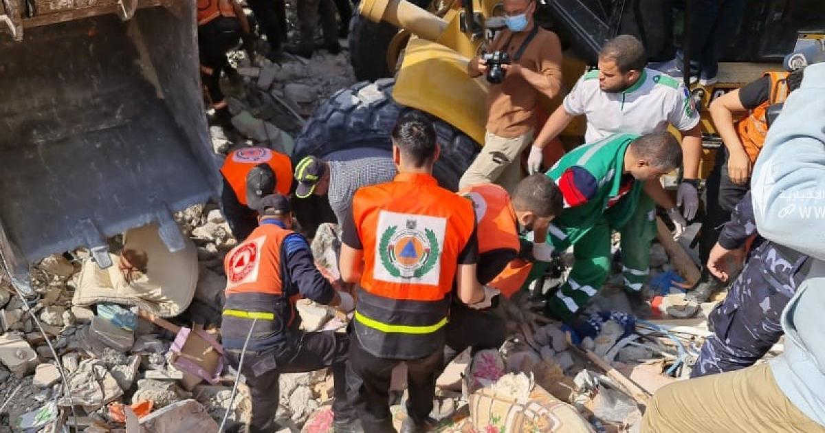 الدفاع المدني يناشد لمساعدته في إنقاذ ضحايا الحرب بغزة