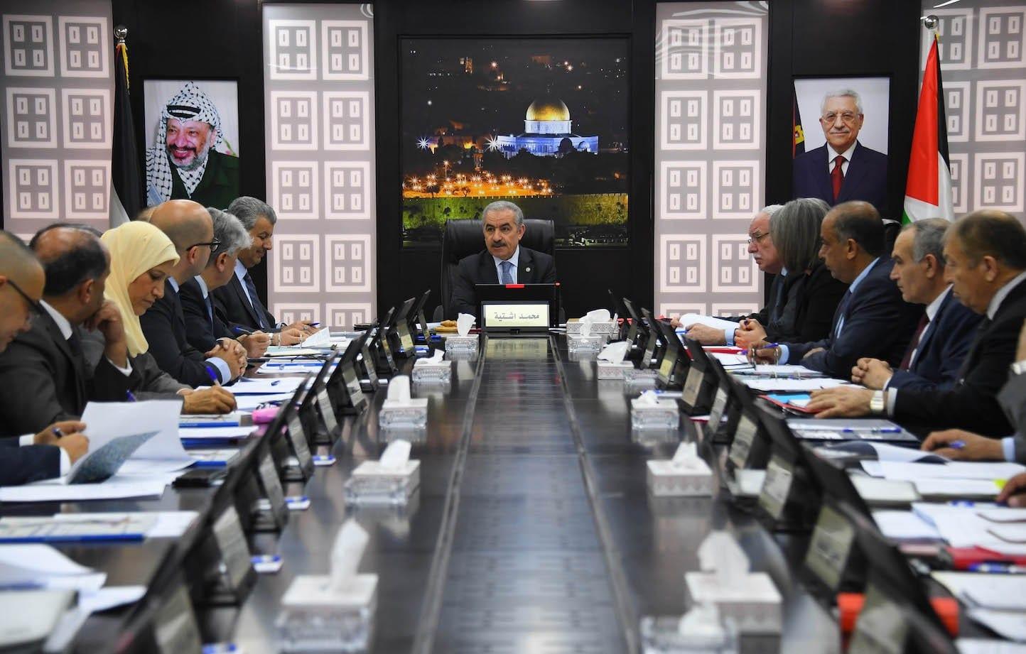 الحكومة الفلسطينية تتجه لإقرار موازنة 2021 بعجز بـ850 مليون دولار