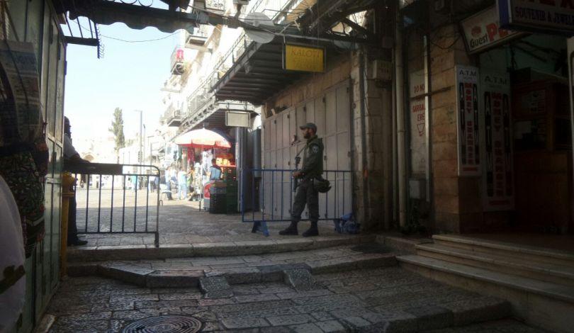القدس: الاحتلال يجبر أصحاب المحال التجارية على الإغلاق رغم فك الحظر