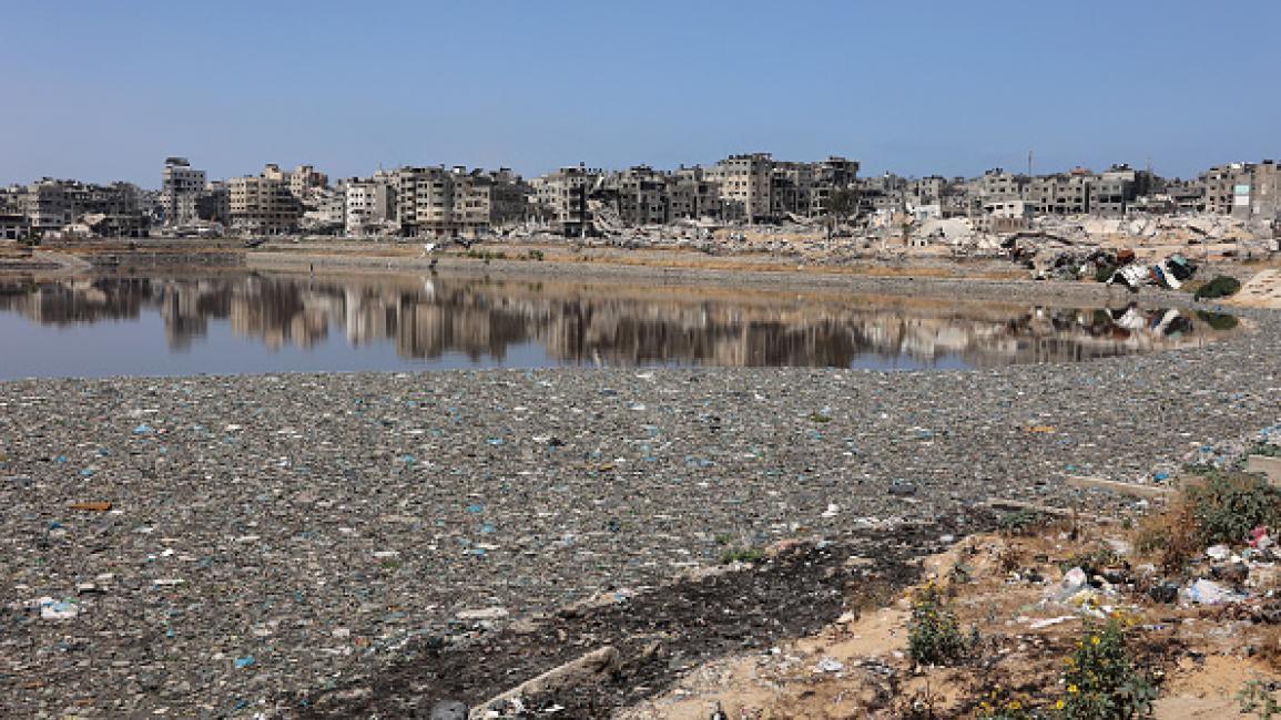 بعوض الليل يفتك بأجساد الغزّيين.. تسلخات موجعة ودواء مفقود