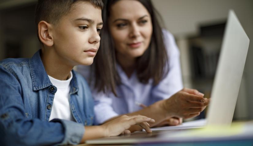 مع "التعليم عن بعد".. 5 نصائح للآباء لزيادة إنجاز أبناءهم