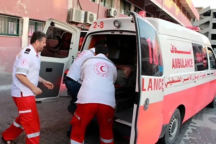 عفانة: الاحتلال يمنع طواقم الإسعاف من الوصول لموقع مجزرة المساعدات برفح