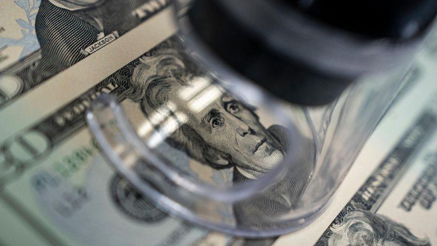 التشاؤم بشأن مسار الدولار العام المقبل عند أعلى مستوى على الإطلاق
