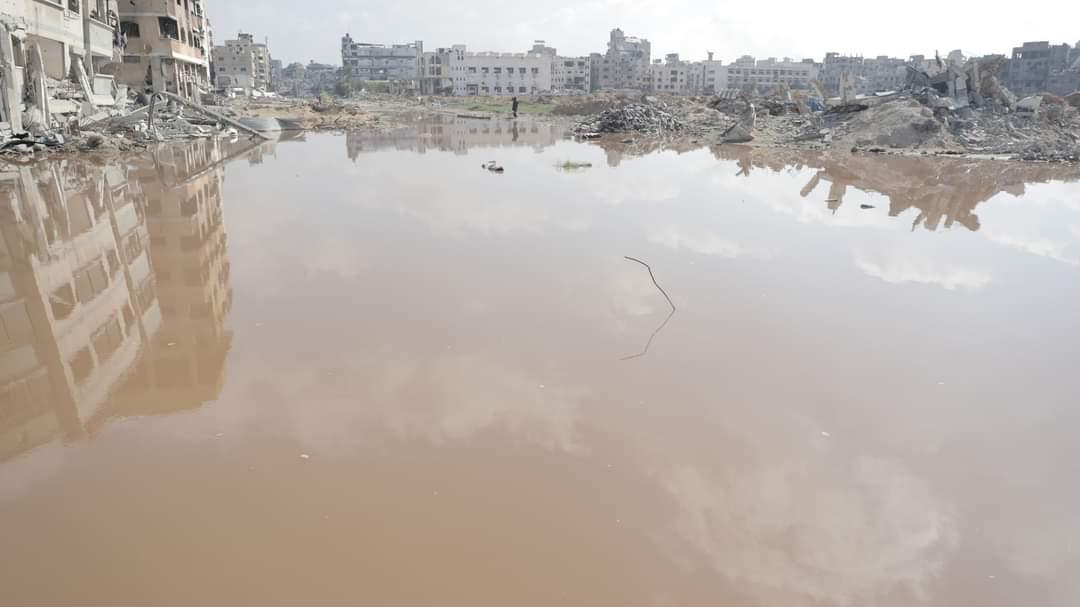 بلدية غزة تحذر من كارثة صحية بسبب طفح محتمل لبركة الشيخ رضوان