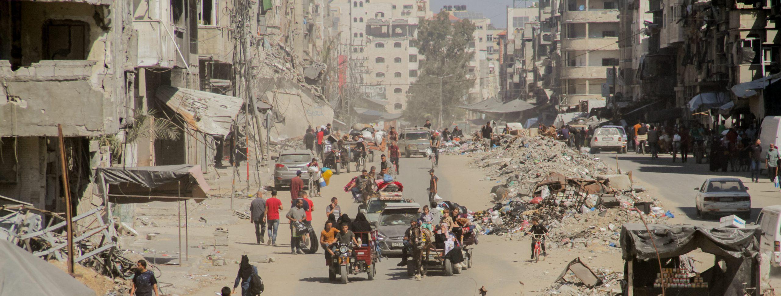 جيش الاحتلال يتوعد كل من يحاول العودة لمناطق واسعة بشمال غزة