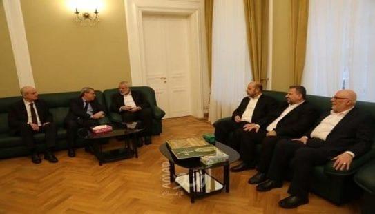 هنية يلتقي بالسفير الفلسطيني في روسيا