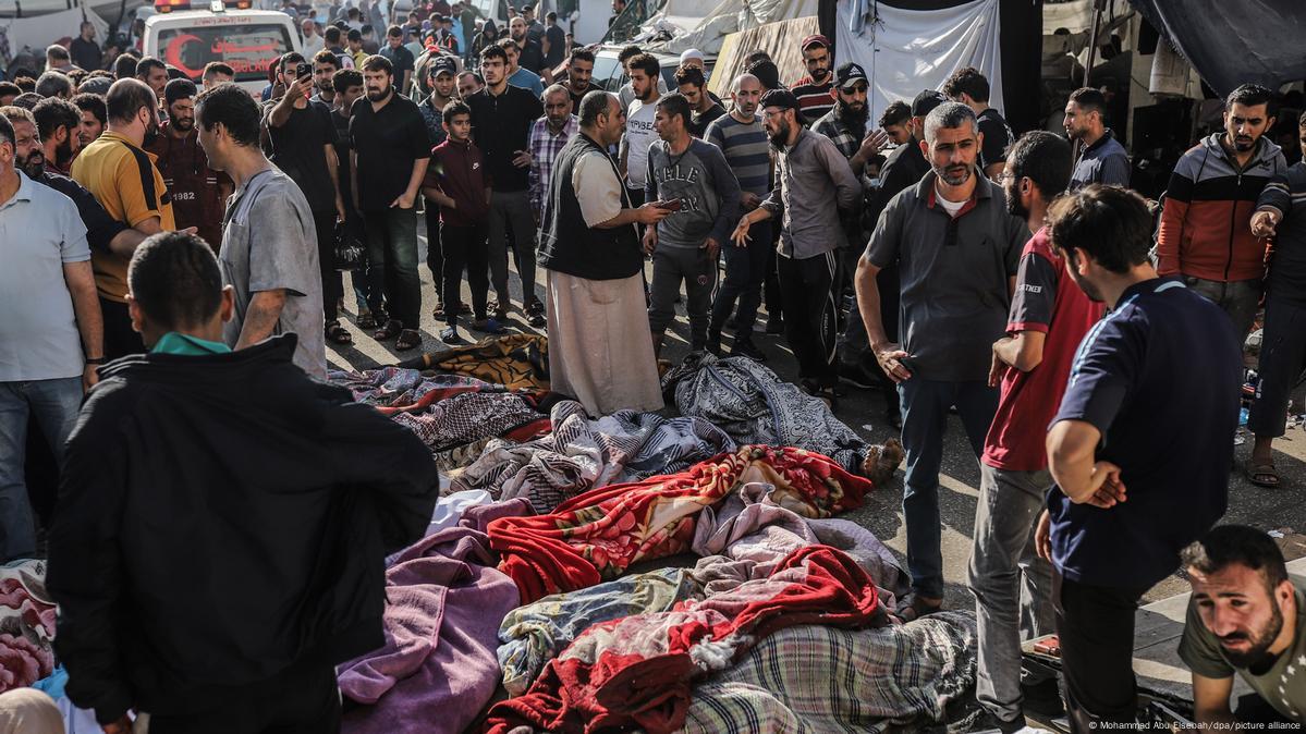 حرب الإبادة: عشرات الشهداء والمجازر في غارات إسرائيلية على قطاع غزة