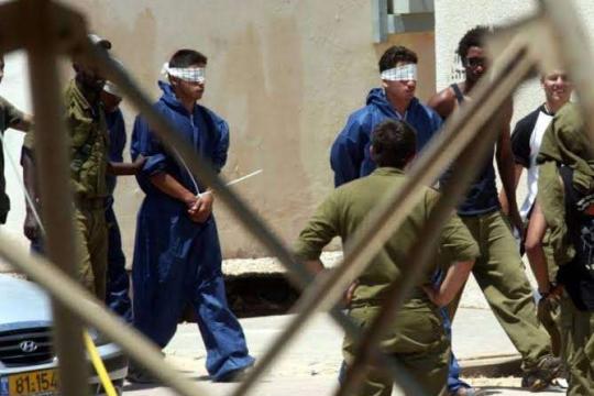 الاحتلال يجدد أوامر الاعتقال الإداري بحق 60 أسيراً فلسطينياً بينهم صحفيان