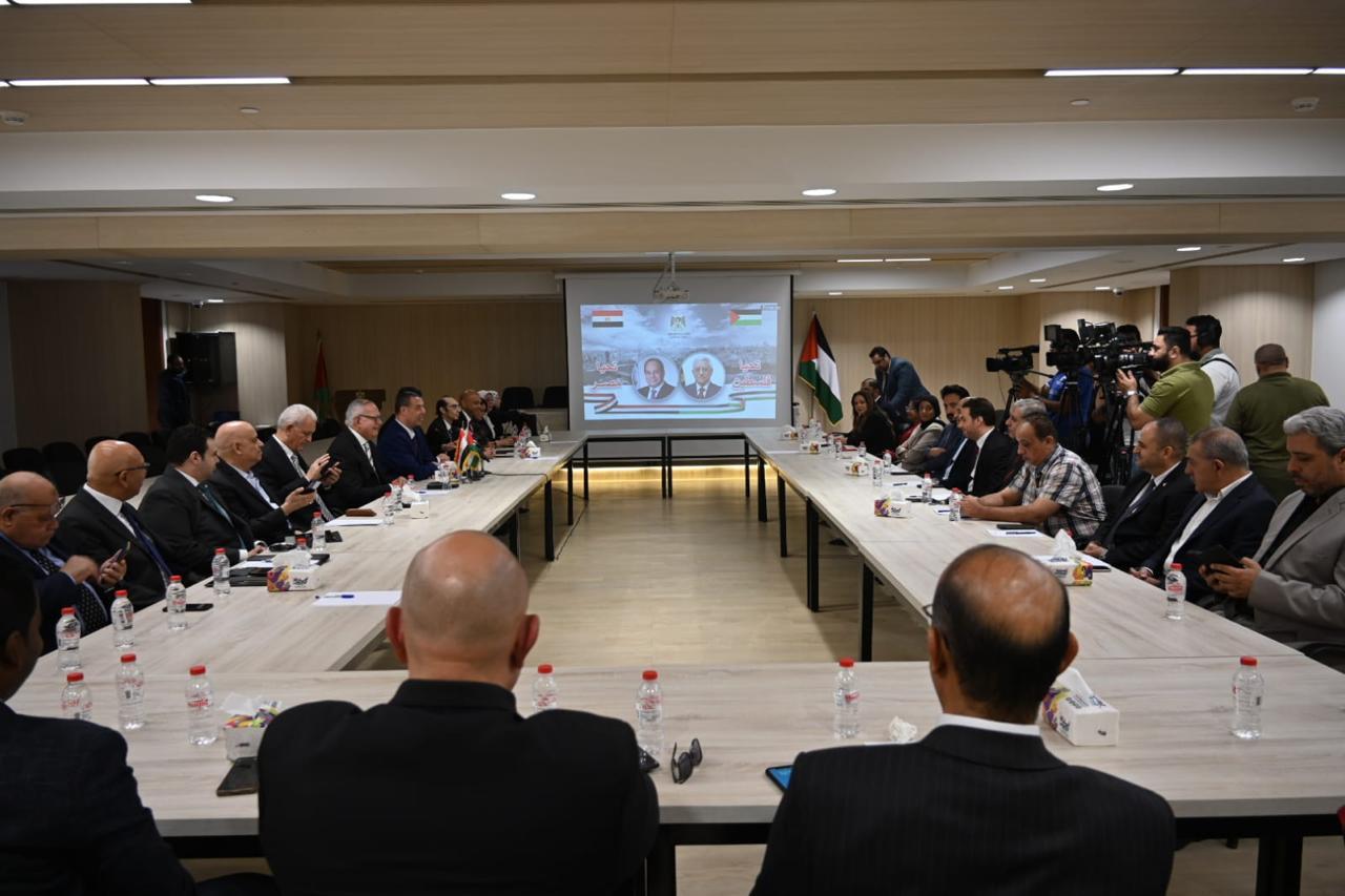 السفير اللوح يطلع برلمانيين ورؤساء أحزاب مصرية على الحراك السياسي ويثمن موقف مصر 