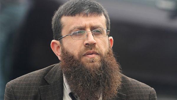 أطباء لحقوق الإنسان تقدم التماسا بنقل الأسير خضر عدنان