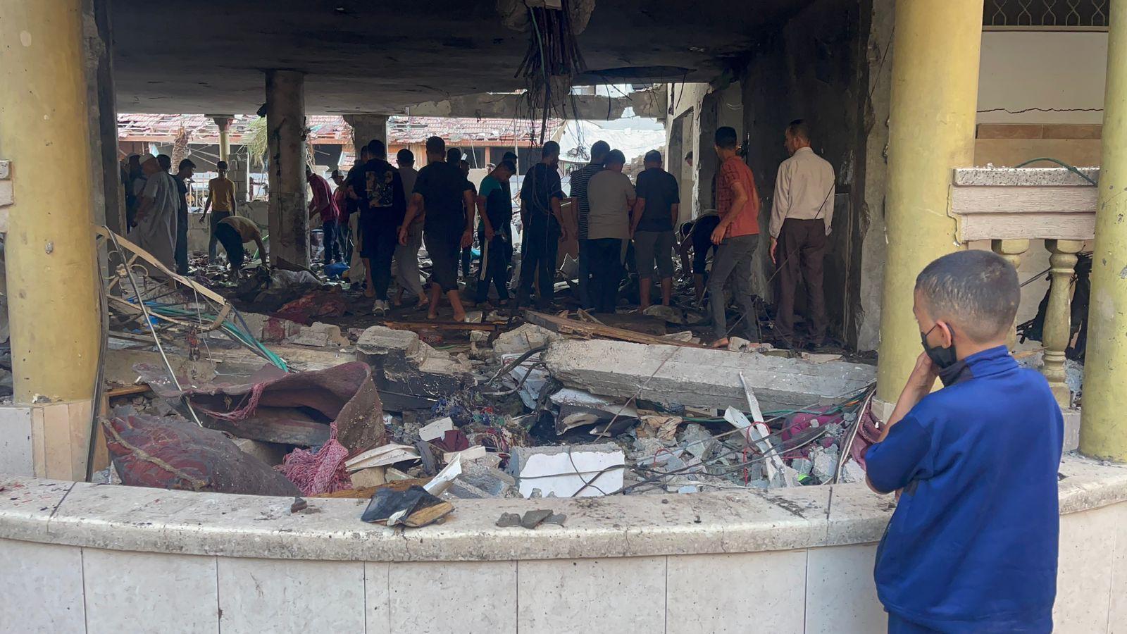 9 شهداء بقصف الاحتلال خيام النازحين في خان يونس ودير البلح