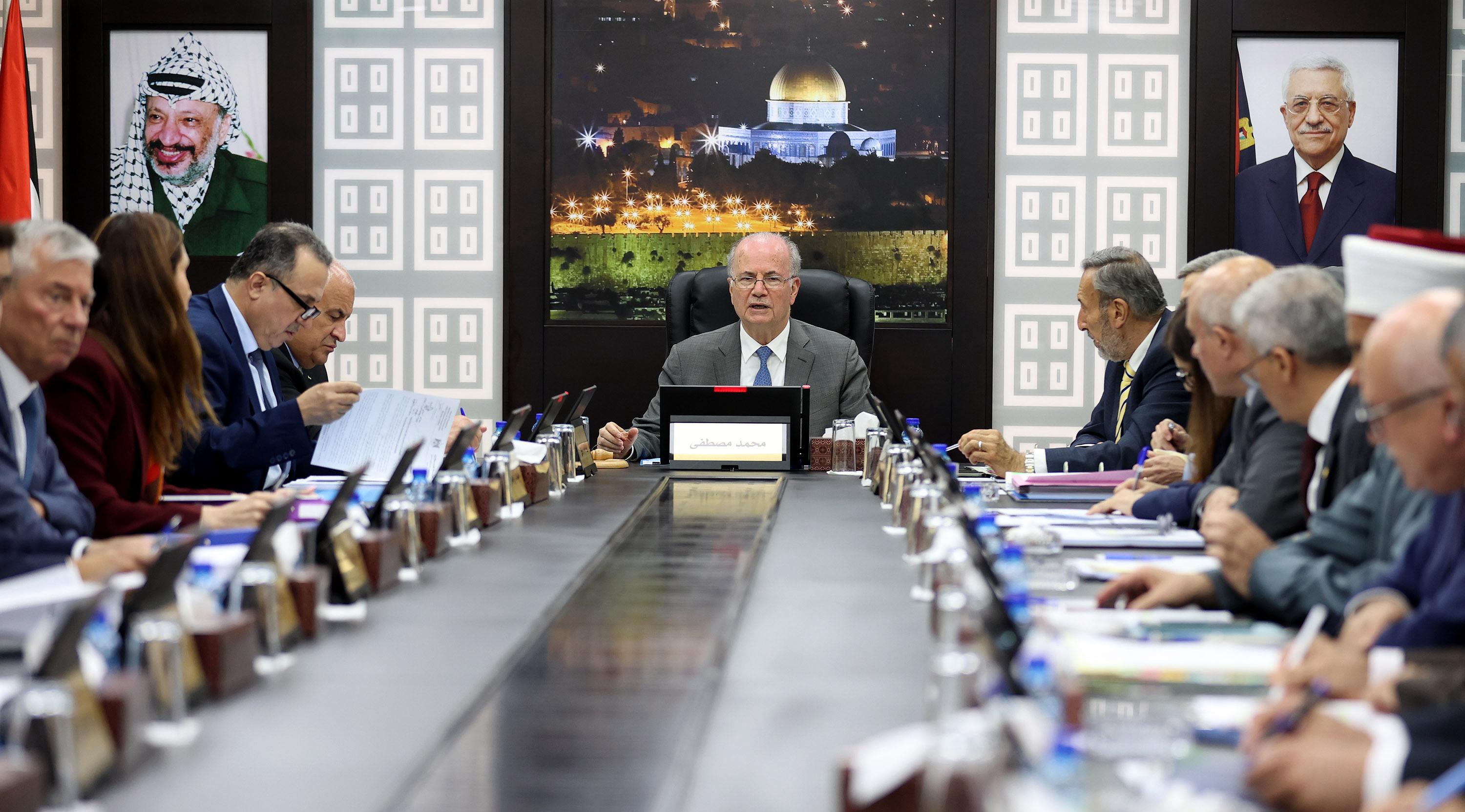 مجلس الوزراء يطالب بإجراءات دولية ملزمة لوقف الحرب على غزة والمخططات الاستيطانية في القدس