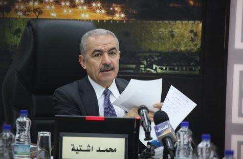 اشتية: استكمال تلبية الاحتياجات العاجلة لوزارة الصحة لمواجهة كورونا