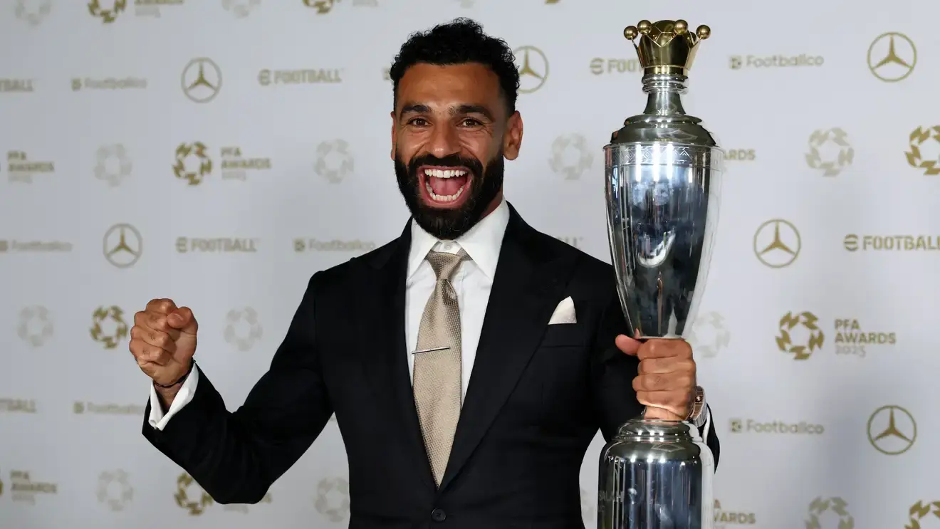 محمد صلاح يكتب التاريخ بجائزة أفضل لاعب في البريمرليغ