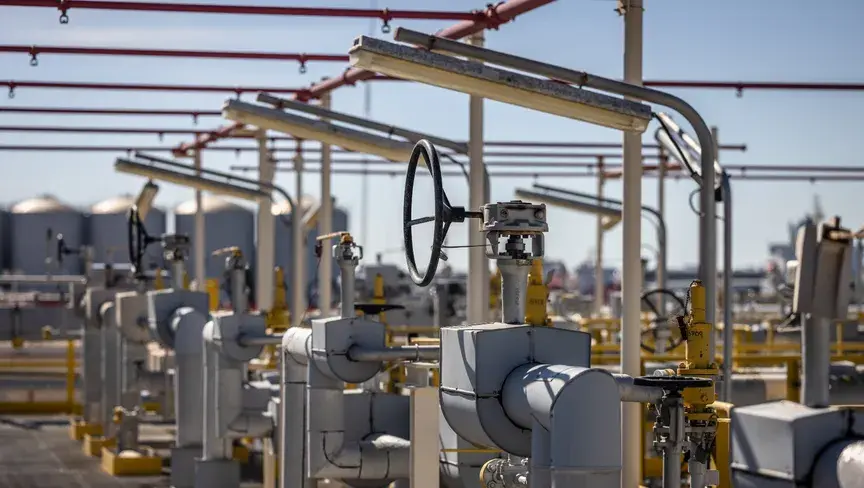 أسواق الغاز تتأهب لفائض وسط غياب مؤشرات على تعافي طلب الصين