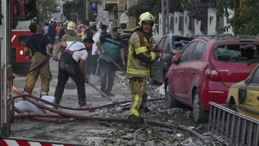 ضربات إسرائيلية مكثفة على قادة إيران ومنشآتها النووية .. وإيران تتوعد بالرد