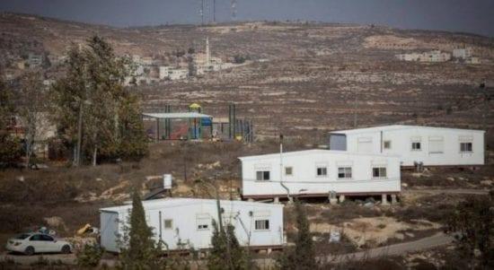 الاحتلال ينصب بيوتا متنقلة وخياما شرق مدينة نابلس