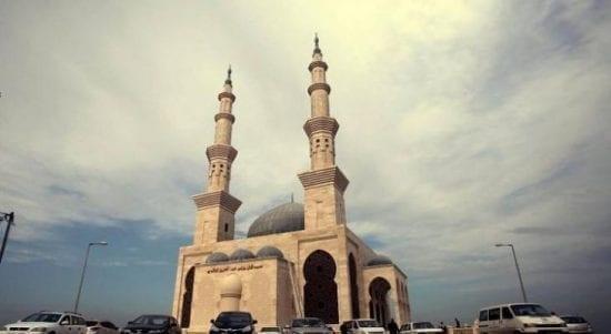 الإعلان عن تمديد إيقاف صلاة الجماعة والجمعة في مساجد غزة