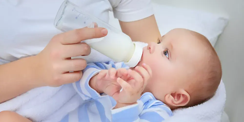 احذروا من شرائه.. اكتشاف بكتيريا في حليب أطفال إسرائيلي