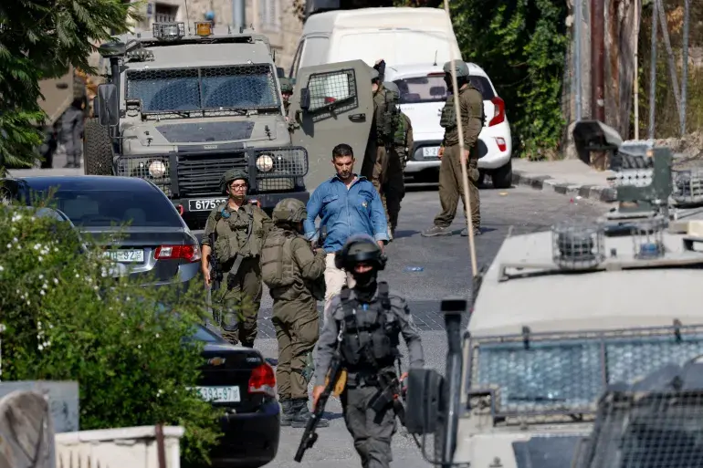 اعتقالات بالخليل وسرايا القدس تستهدف آلية للاحتلال في رام الله