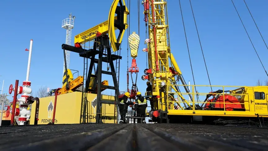 أوروبا تدرس فرض عقوبات جديدة على روسيا تستهدف البنوك وتجارة النفط