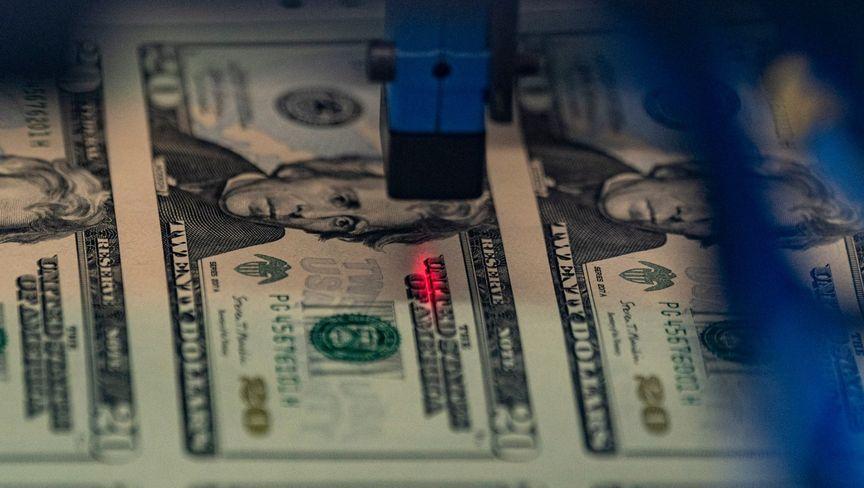 الدولار يسجل أعلى مستوى في 5 أسابيع قبيل بيانات أميركية مرتقبة