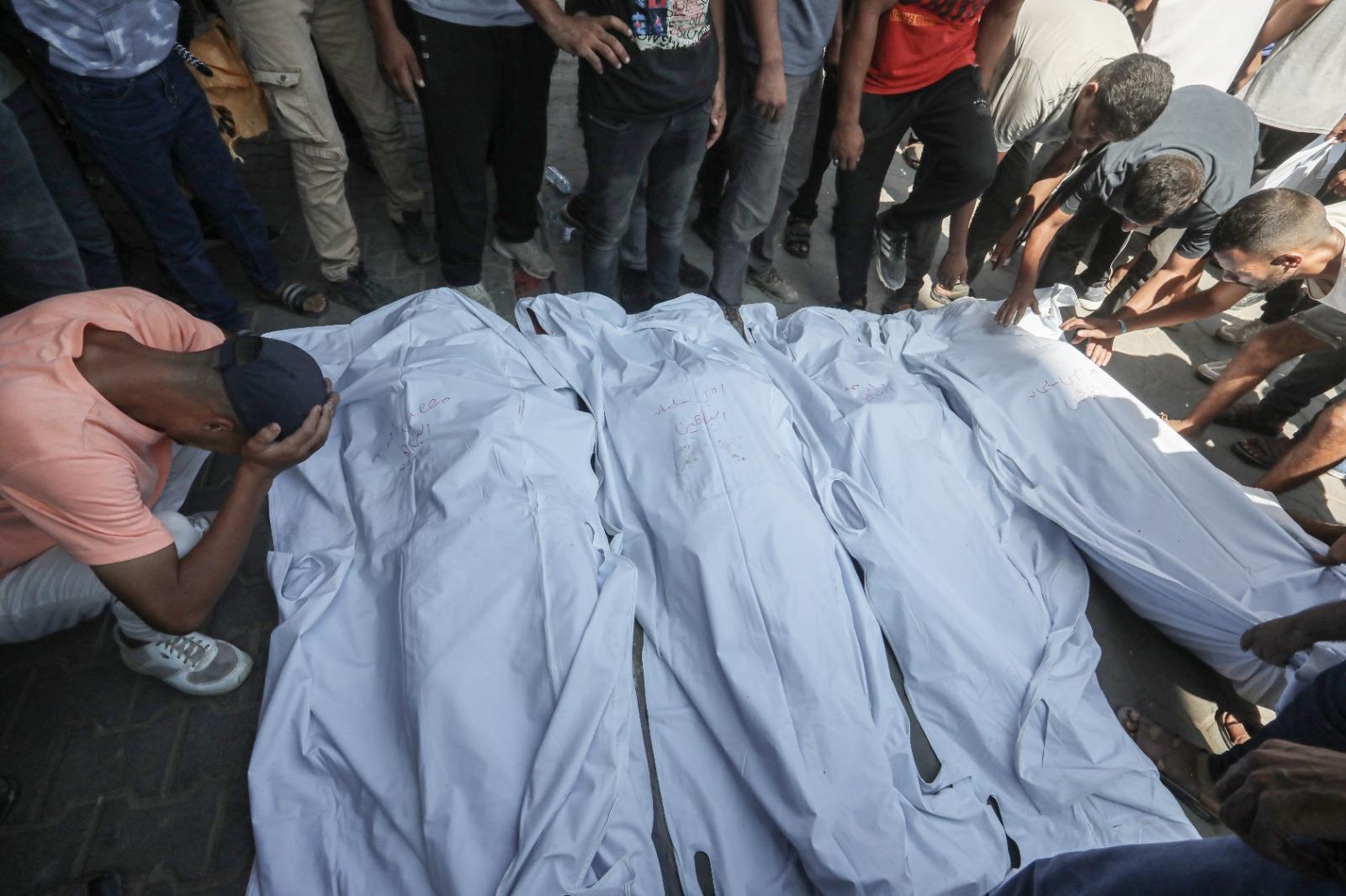 غزة.. 100 شهيد في يوم واحد ومطالبات بوقف حرب الإبادة