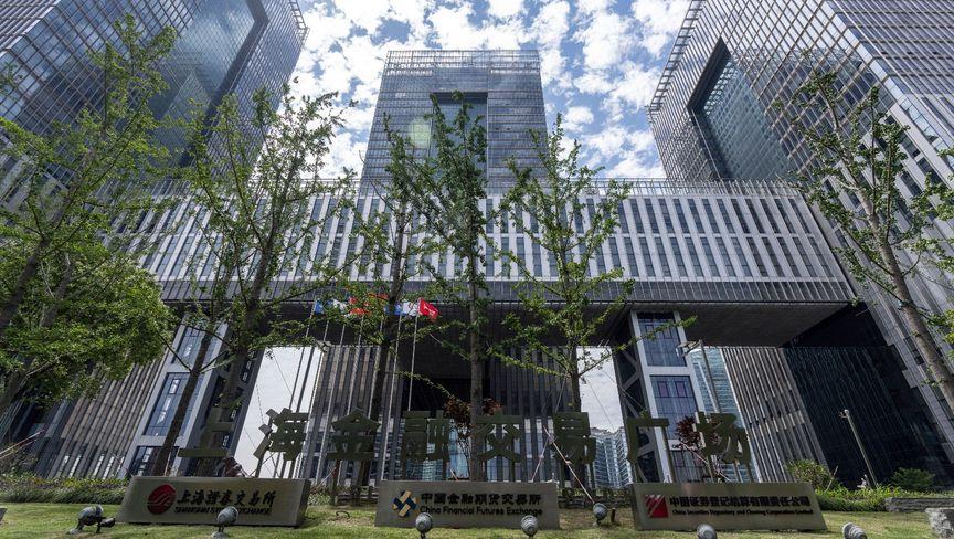 مؤشر بورصة شنغهاي يتجه نحو أعلى إغلاق في عقد مع انحسار توترات التجارة