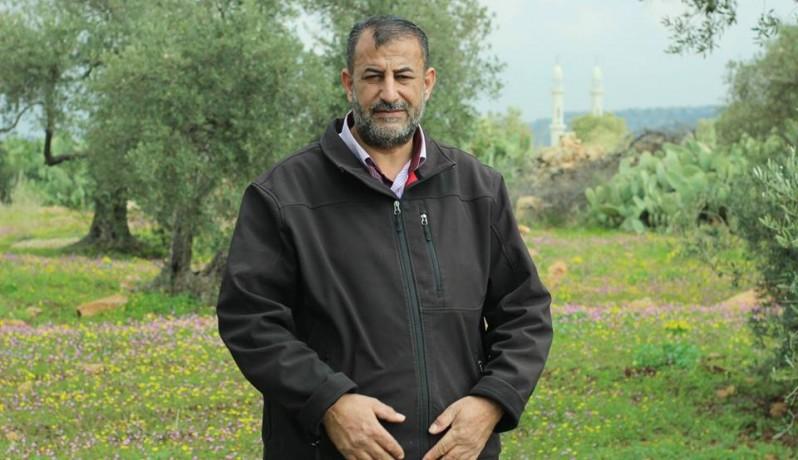 الاحتلال يعتقل والد منفذ عملية تل أبيب ويأخذ مقاسات منزله لهدمه