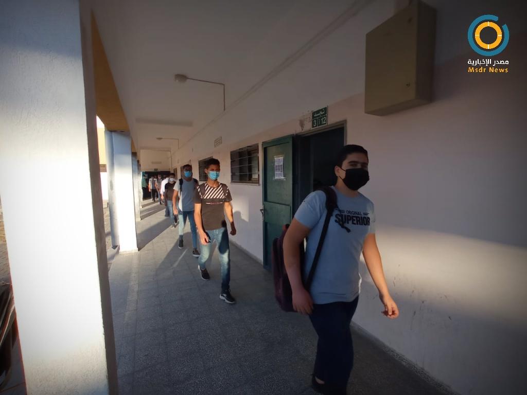 بالصور: التعليم بغزة تنفذ محاكاة لعودة المدارس في ظل جائحة كورونا