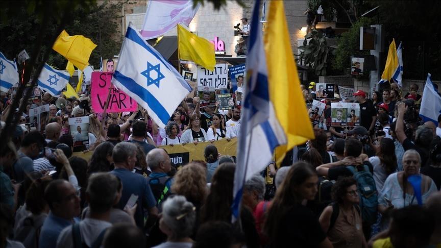 عائلات الأسرى الإسرائيليين تستنكر استهداف قادة بحماس مع وجود صفقة مقترحة