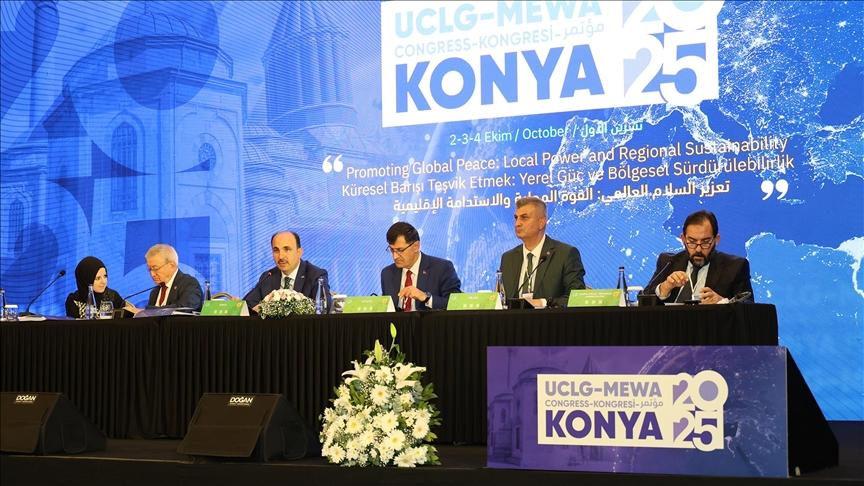 "منظمة المدن المتحدة" تعيد انتخاب رئيس بلدية الخليل المعتقل رئيسا