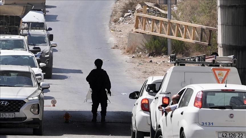 الجيش الإسرائيلي يشدد إجراءاته وإصابات بمواجهات في محيط القدس
