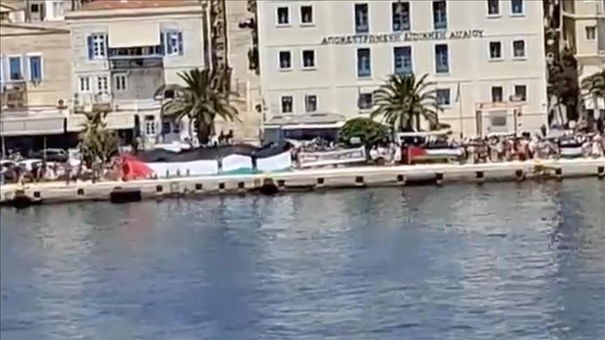 اليونان.. مؤيدون لفلسطين يتظاهرون ضد وصول سياح إسرائيليين