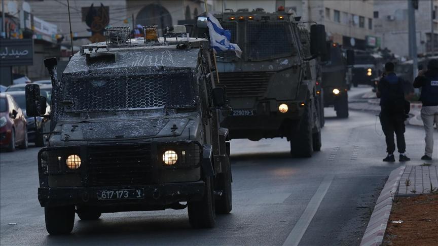 الجيش الإسرائيلي يقتحم مخيم "عسكر" ويحول منازل إلى ثكنات