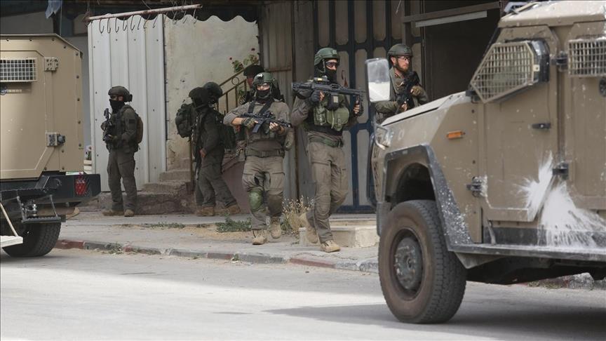 الاحتلال يعلن قتل فلسطينيين اثنين وإصابة 4 من جنودها بنابلس