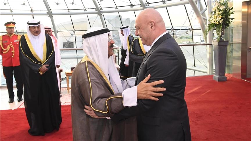 الرئيس اللبناني يبدأ زيارة للكويت ويتطلع لعودة مواطنيها لزيارة بلاده