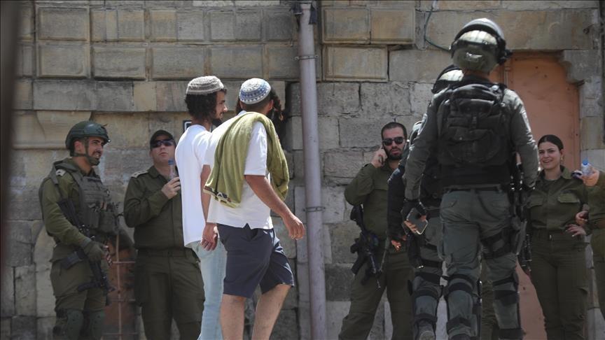 إصابة 6 فلسطينيين باقتحامات لجيش إسرائيل واعتداءات لمستوطنين بالضفة