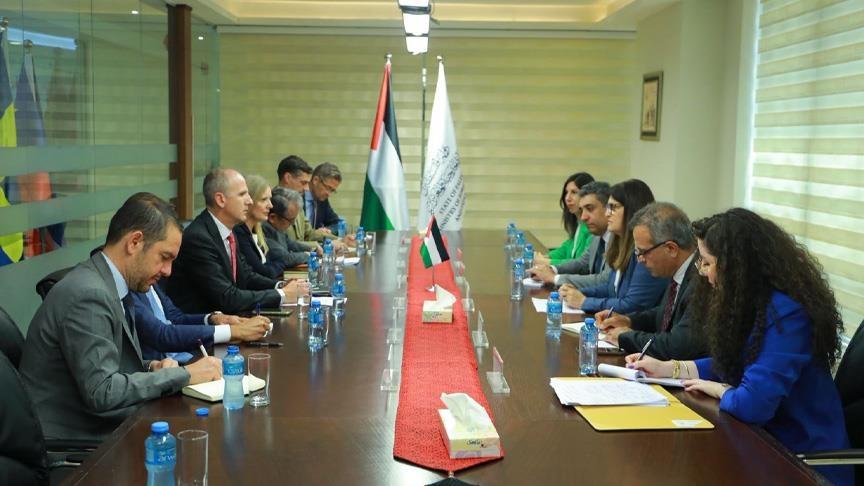 فلسطين تدعو مجموعة السبع للضغط على إسرائيل كي تفرج عن أموال المقاصّة