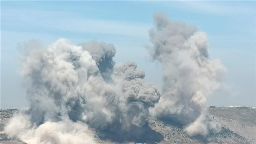 لبنان.. حرائق كبيرة وتضرر منازل بالنبطية جراء غارات إسرائيلية