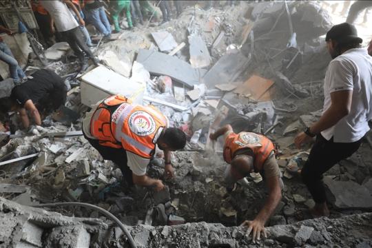 الدفاع المدني بغزة: هجمات إسرائيل مستمرة رغم خطة ترامب