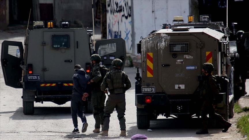 إصابة طفل واعتقال 14 في اقتحامات إسرائيلية