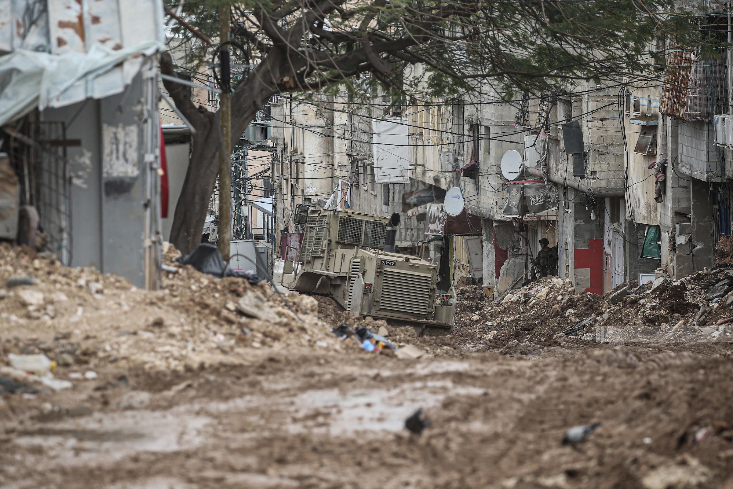 الاحتلال يواصل عدوانه على مدينة طولكرم ومخيميها لليوم الـ135 تواليا