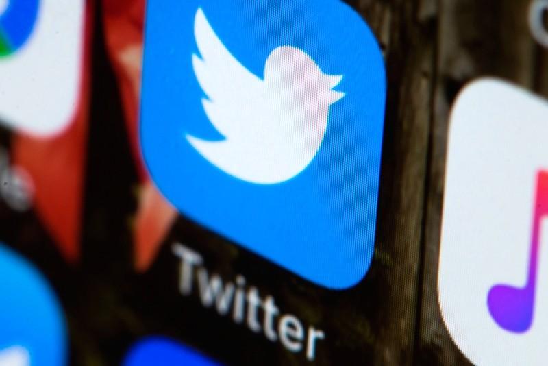 مستخدمو تويتر يشتكون من تعطل التطبيق على الهواتف الذكية
