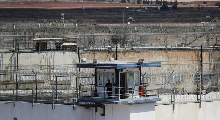 3 أسرى يعانون أوضاعاً صعبة في سجن جلبوع